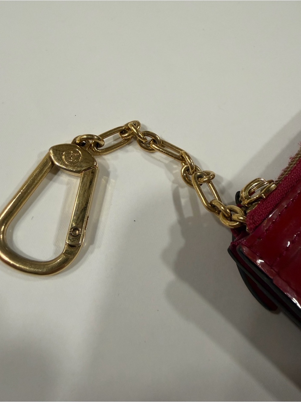 ✨ Authentic Louis Vuitton Vernis Key Cles -W/ Entrupy COA ✨ - Picture 5 of 11